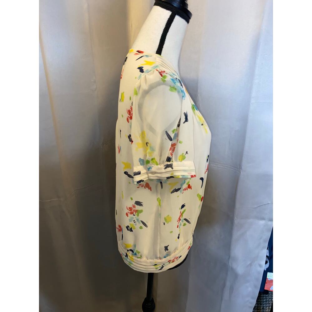 Anthro Pins and Needles Sheer Floral Blouse Size Medium Pleated Shoulder Top - Picture 6 of 10
